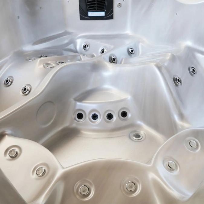 Breva 5 Seater Indoor / Outdoor Hot Tub Spa by Jaquar - Free UK ...