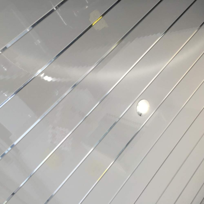 Neptune 250 White Chrome Strip - PVC Plastic Wall & Ceiling Cladding - 4m - 4 Pack