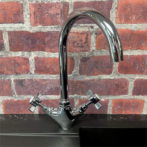 Chrome finished kitchen tap by Nuie.